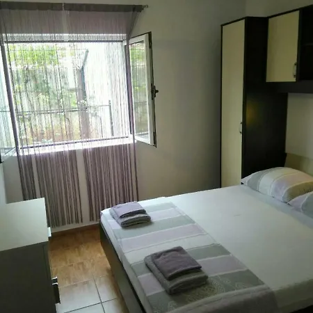 Mativa Lägenhet Makarska